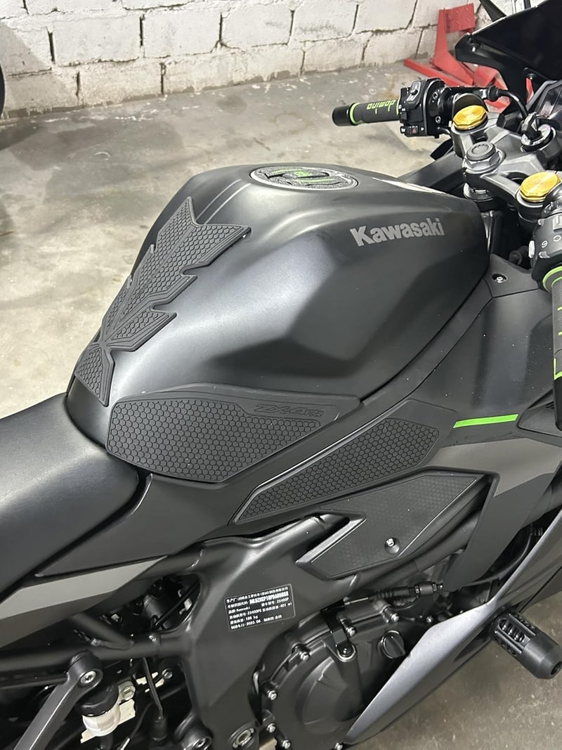 BYEMTTY Motorcycle Tank Grip Protector Pads, Anti-Slip Honeycomb Design, Compatible with Suitable forZX-25R/SE ZX-4R SE/4RR (Black) - Image 2